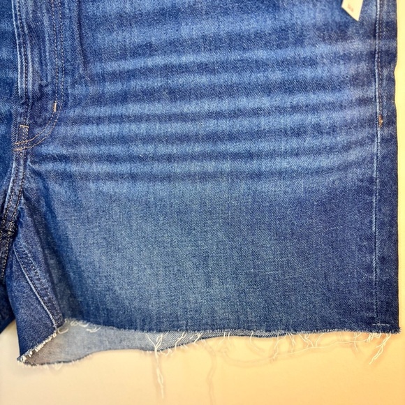 NWT Old Navy Women’s High-waisted Slouchy Straight Cut-off Jean Shorts S… - Picture 4 of 9